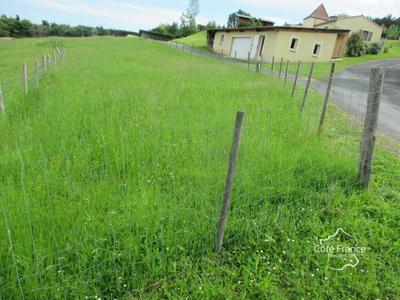 Terrain constructible - 1 100 m²