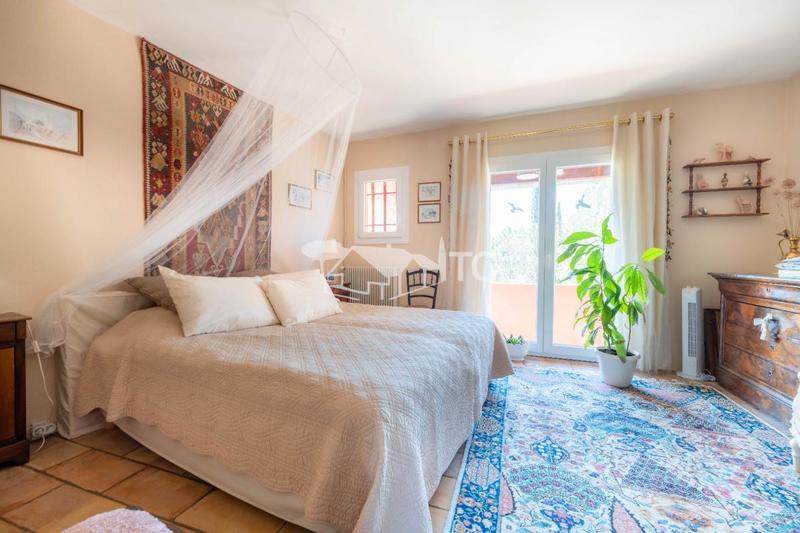 Maison en pierre - 250 m² - 9 pièces