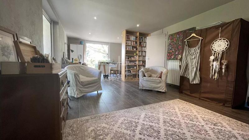 Maison - 385 m² - 8 pièces