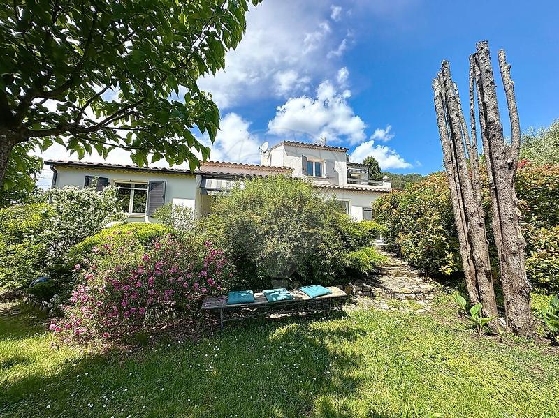 Maison - 157 m² - 6 pièces