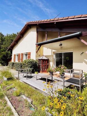 Maison traditionnelle - 96 m² - 4 pièces