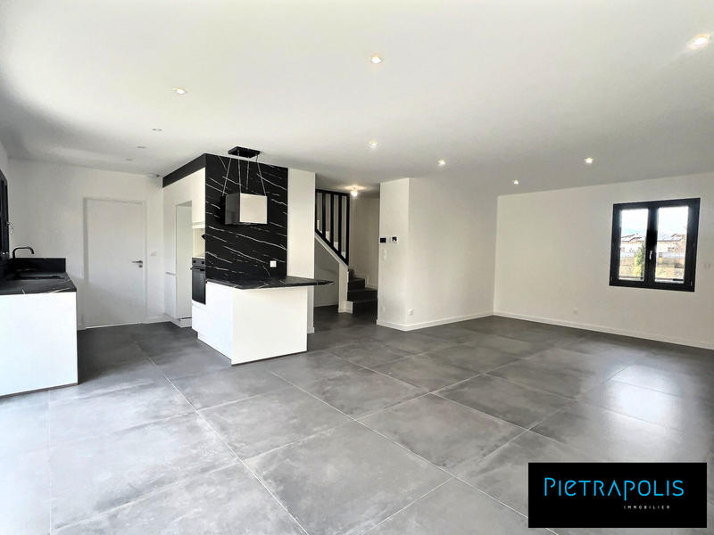 Maison - 98 m² - 4 pièces