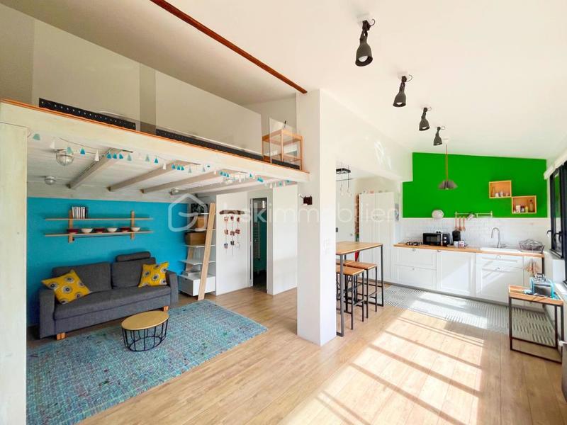 Maison - 210 m² - 6 pièces