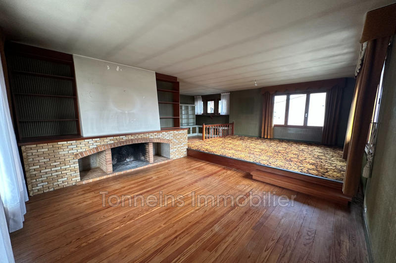 Maison - 3 370 m² - 5 pièces