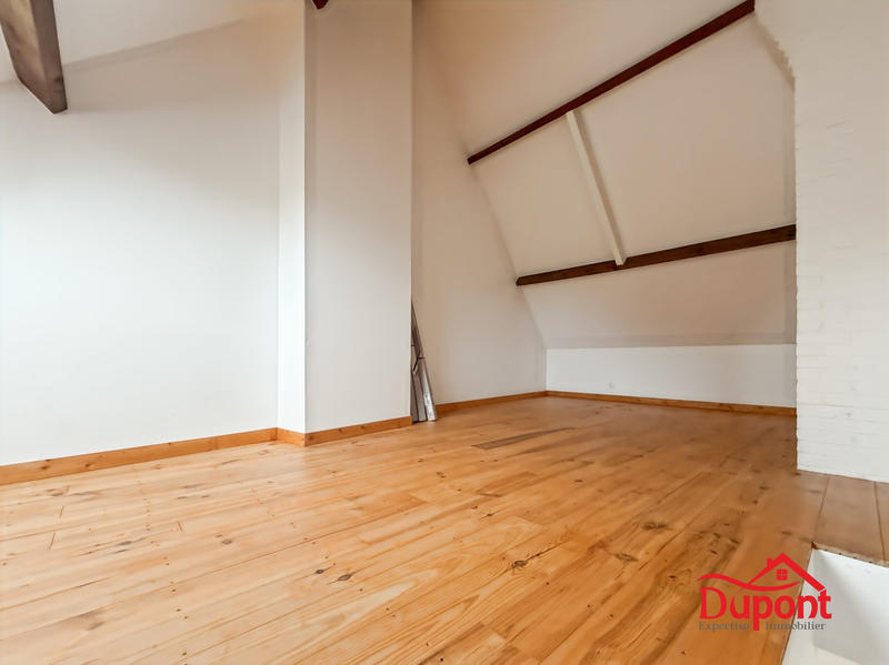 Maison - 249 m² - 7 pièces