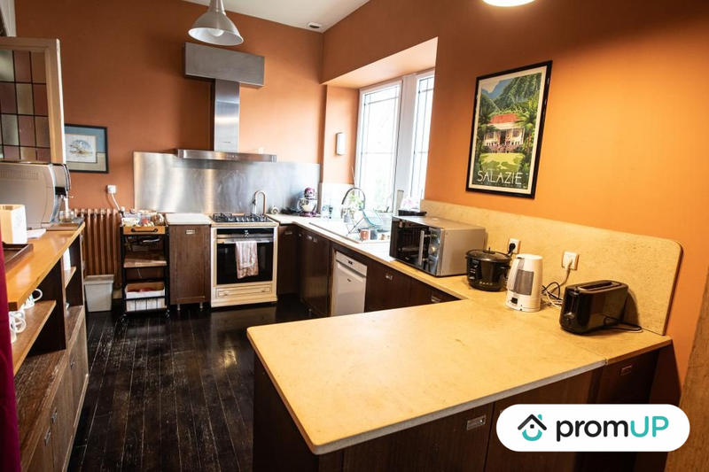 Appartement - 253 m² - 6 pièces