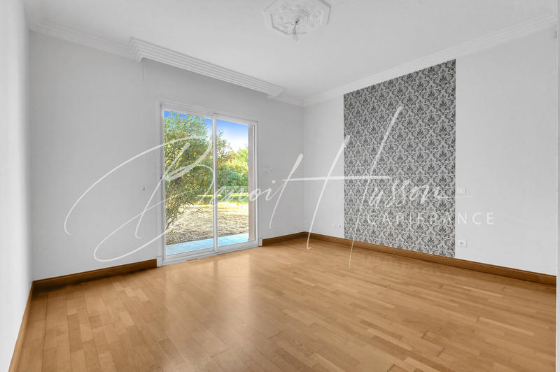 Maison - 225 m² - 6 pièces