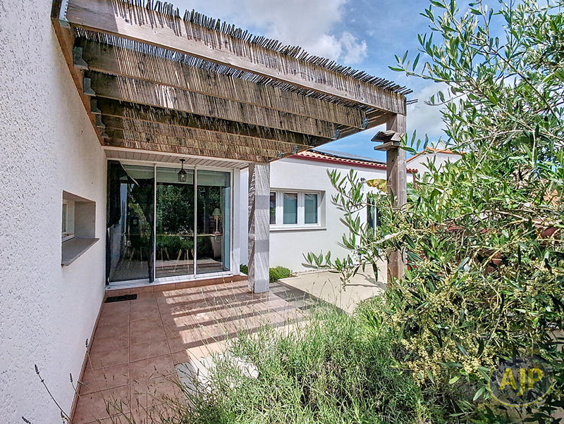 Maison - 200 m² - 6 pièces