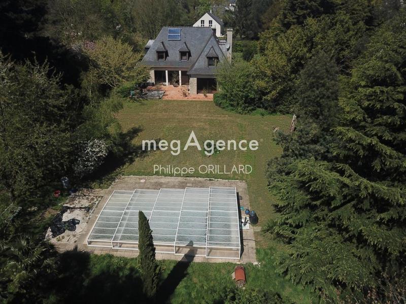 Maison - 208 m² - 8 pièces