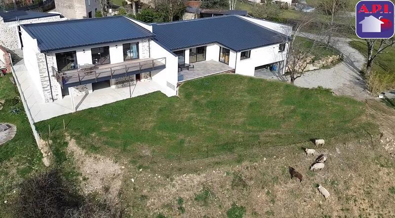 Maison contemporaine - 270 m² - 4 pièces