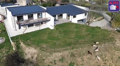 Maison contemporaine - 270 m² - 4 pièces