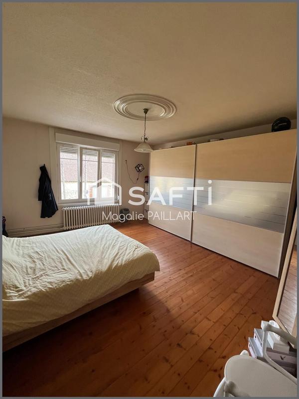 Maison - 245 m² - 9 pièces