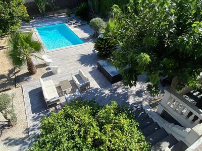 Villa - 200 m² - 10 pièces