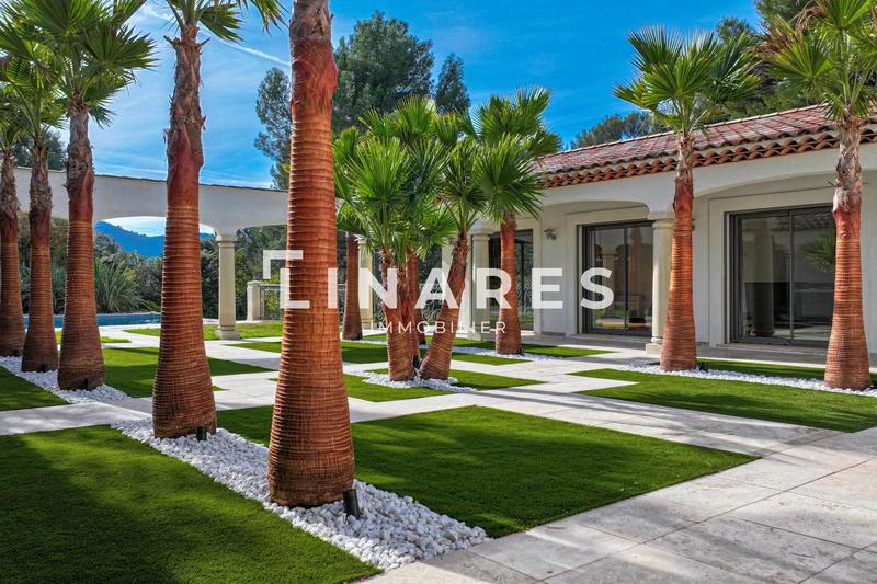 Maison - 360 m² - 5 pièces