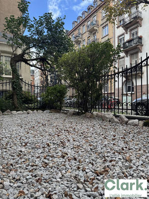 Local d'activités - 95 m² - 4 pièces