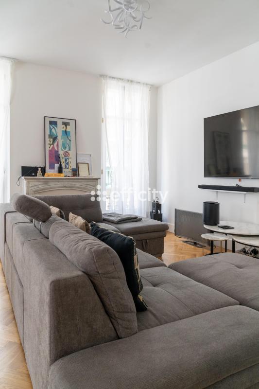 Appartement - 136 m² - 6 pièces