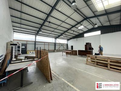 Local commercial - 922 m²