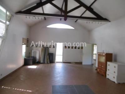 Maison - 570 m² - 31 pièces