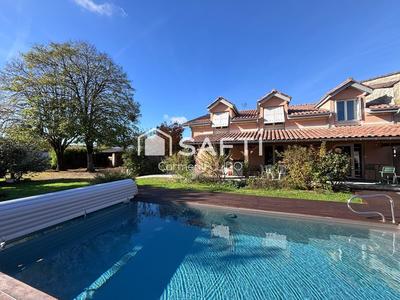 Maison - 200 m² - 6 pièces