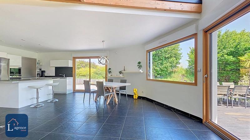 Maison - 231 m² - 6 pièces