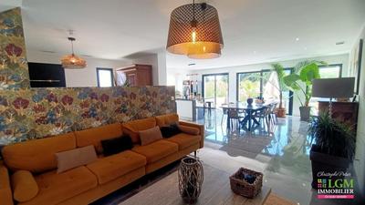 Maison - 195 m² - 8 pièces