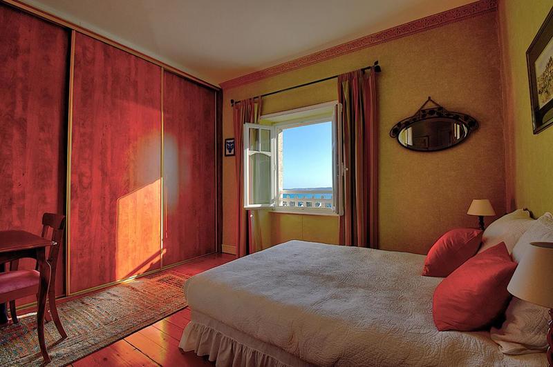 Demeure - 130 m² - 6 pièces