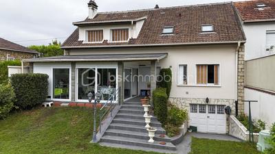 Maison de ville - 184 m² - 9 pièces