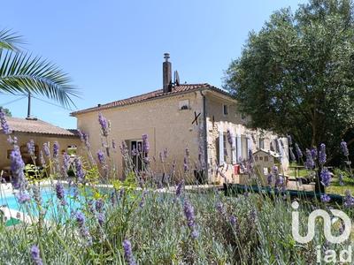 Maison - 180 m² - 5 pièces