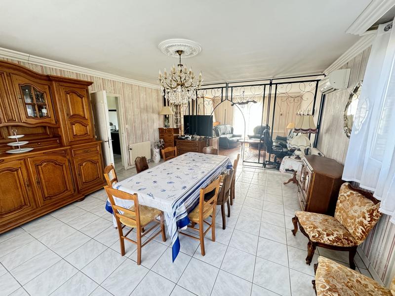 Villa - 217 m² - 8 pièces