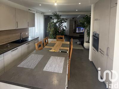 Maison - 191 m² - 7 pièces