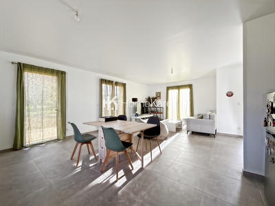 Maison - 85 m² - 4 pièces