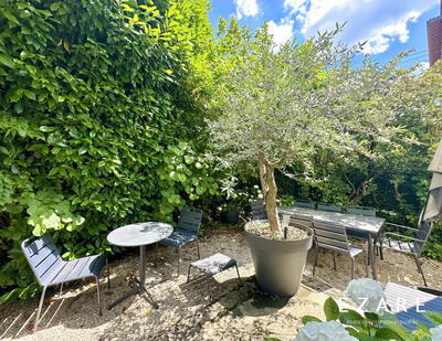 Maison - 300 m² - 8 pièces