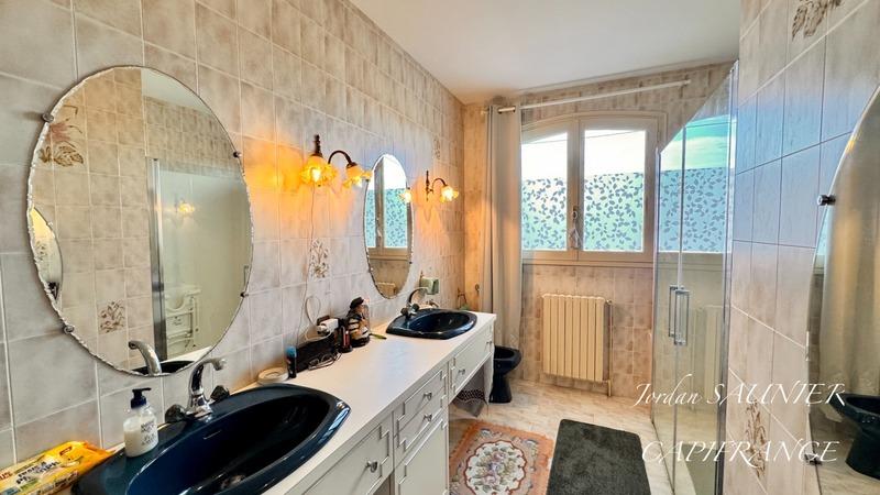 Maison - 253 m² - 8 pièces