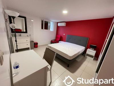 Chambre - 15 m² - 1 pièce