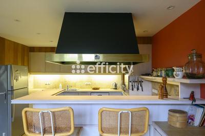 Maison - 434 m² - 16 pièces