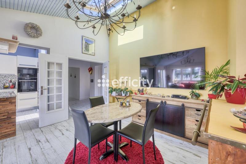 Maison - 171 m² - 7 pièces