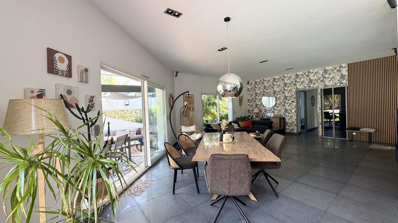 Maison d'architecte - 247 m² - 9 pièces