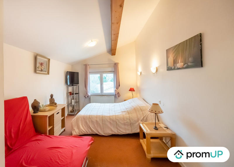 Maison traditionnelle - 260 m² - 8 pièces