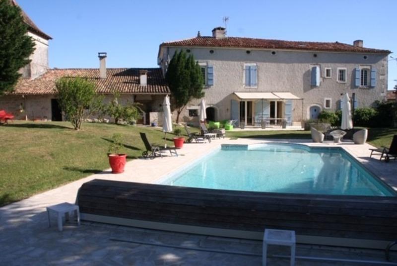 Maison - 320 m² - 12 pièces