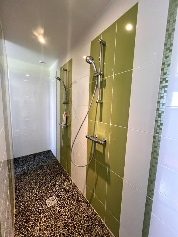 Maison - 235 m² - 8 pièces