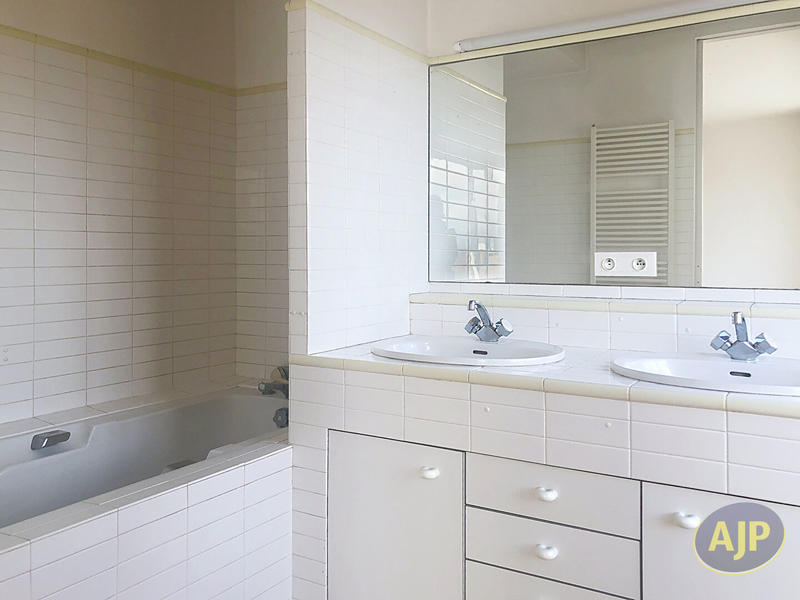 Appartement - 144 m² - 5 pièces