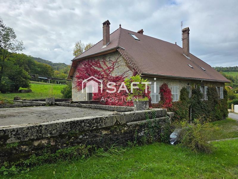 Maison - 180 m² - 9 pièces