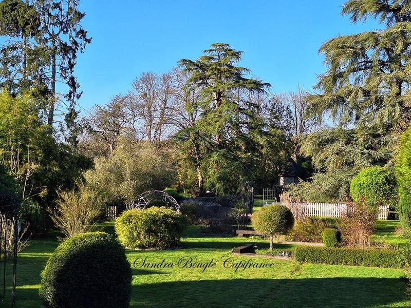 Maison - 237 m² - 9 pièces