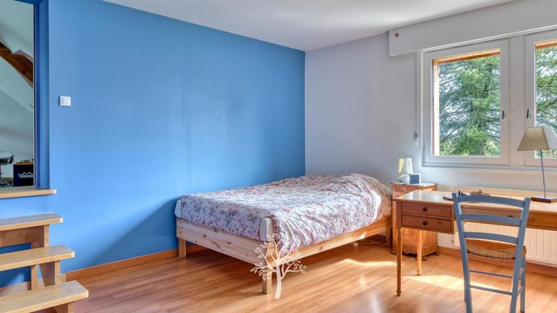 Maison - 325 m² - 7 pièces