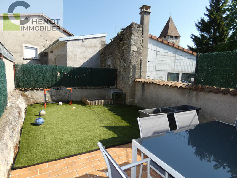 Maison de village - 250 m² - 7 pièces