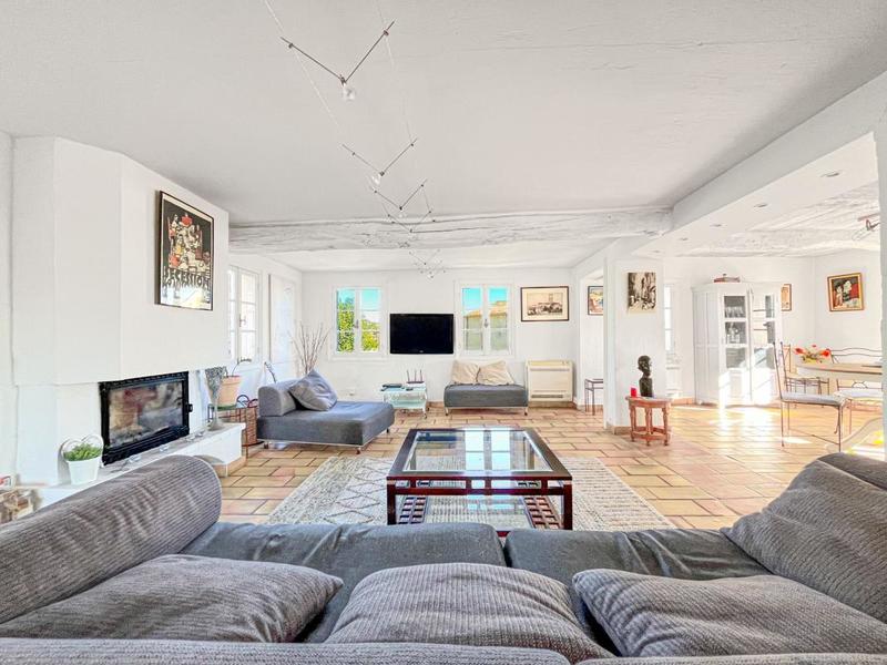 Propriété - 164 m² - 7 pièces