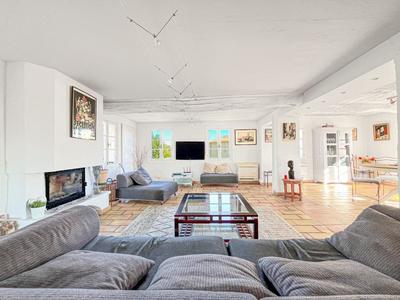 Propriété - 164 m² - 7 pièces