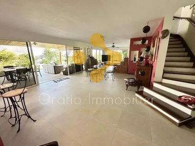 Maison - 150 m² - 5 pièces