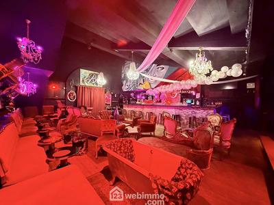 Local commercial - 547 m² - 5 pièces