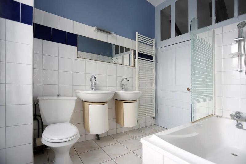 Demeure - 225 m² - 8 pièces